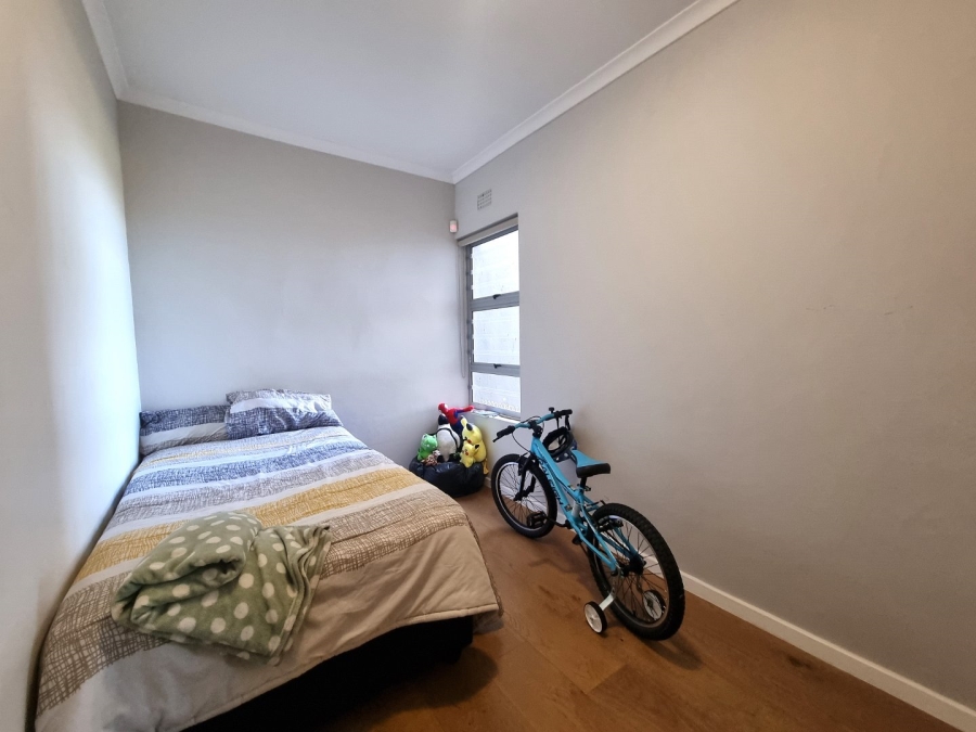 To Let 2 Bedroom Property for Rent in Loevenstein Western Cape